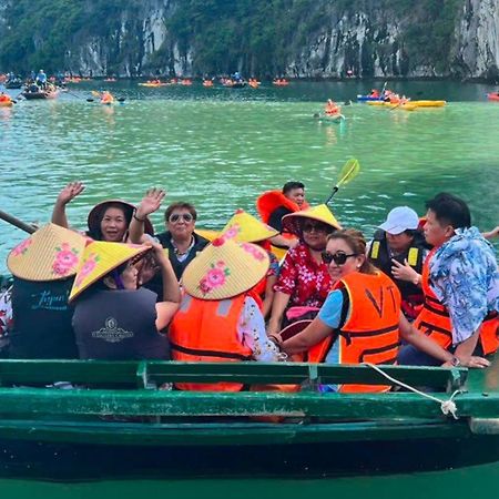 Lotus Boutique Cruise Hotel Hạ Long Ngoại thất bức ảnh
