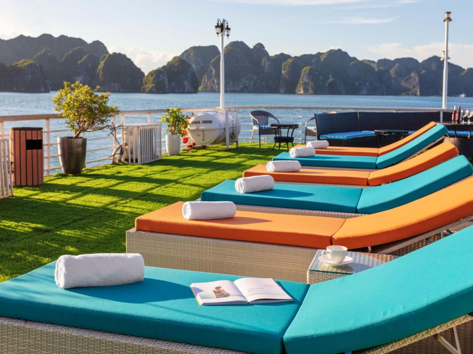 Lotus Boutique Cruise Hotel Hạ Long Ngoại thất bức ảnh
