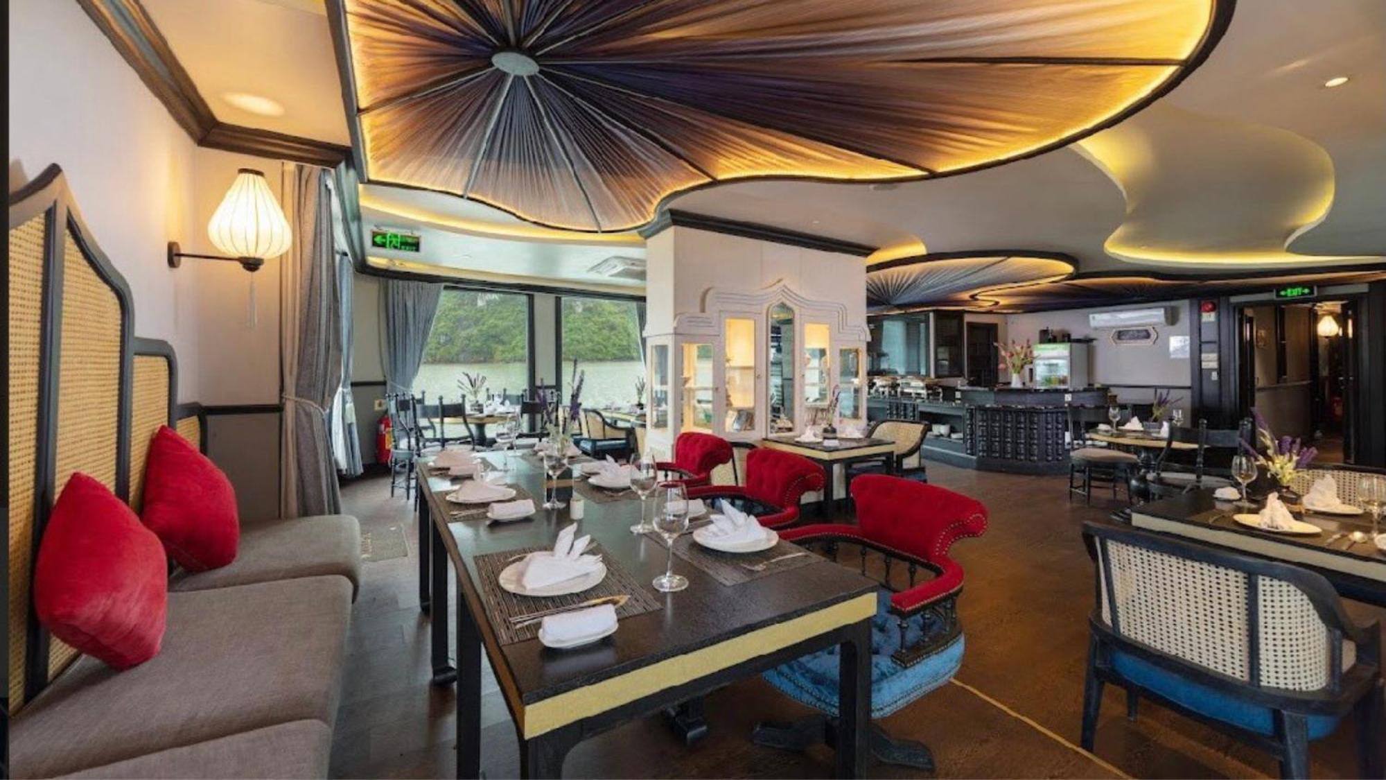 Lotus Boutique Cruise Hotel Hạ Long Ngoại thất bức ảnh