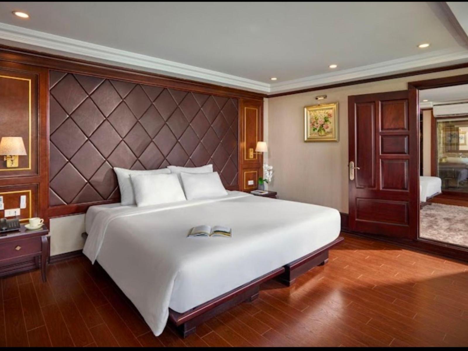 Lotus Boutique Cruise Hotel Hạ Long Ngoại thất bức ảnh